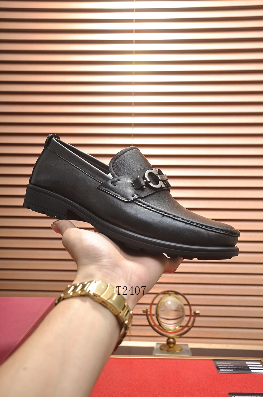 Ferragamo sz38-44 586